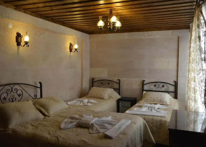 Cave Rooms&pool ギョレメ