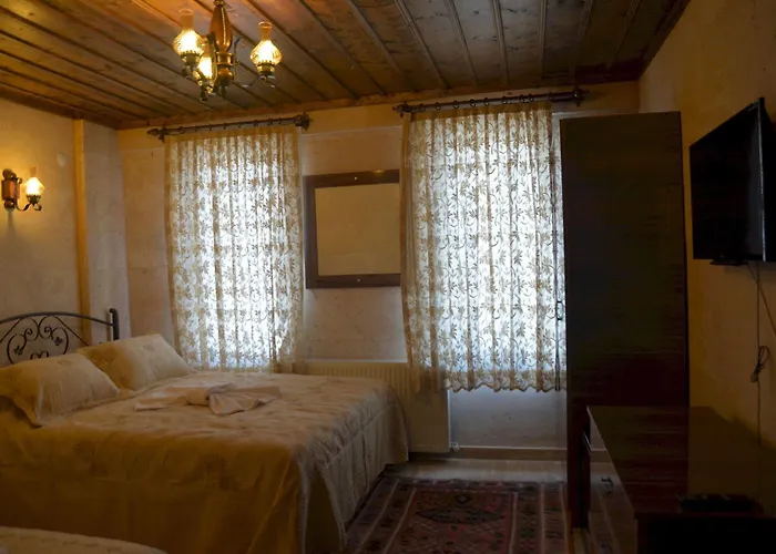 Cave Rooms&pool Отель Гореме