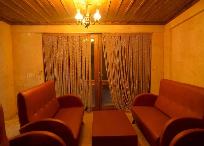 ホテル Cave Rooms&pool