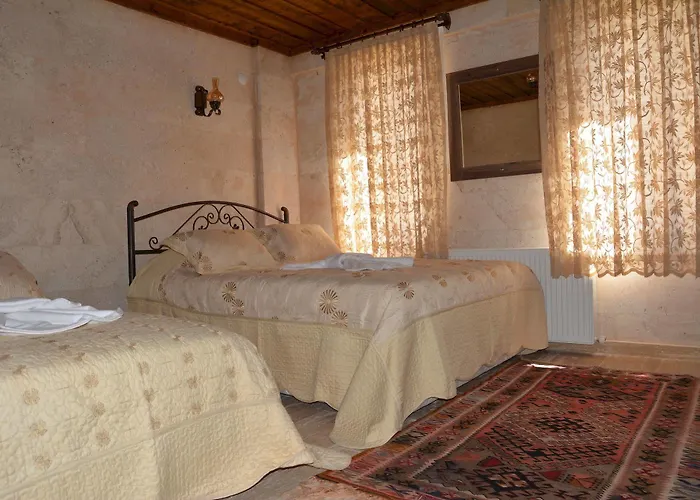 Cave Rooms&pool ホテル 2*