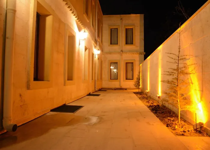 Cave Rooms&pool ホテル 2*